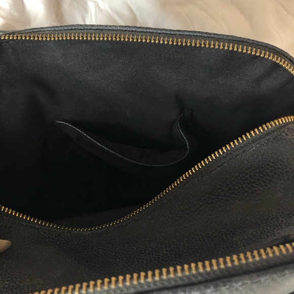 BLACK FAKE LEATHER CROSSBODY BAG - Picture 6 of 8